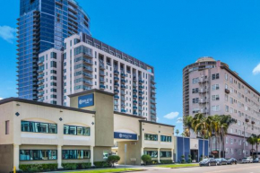 Отель Inn at 50 - Long Beach Convention Center  Сансет Бич